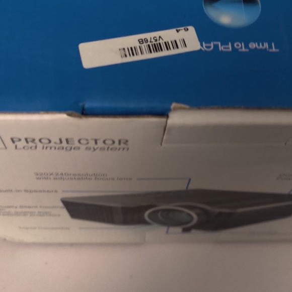 LED Entertainment Projector *New* - Picture 6 of 6